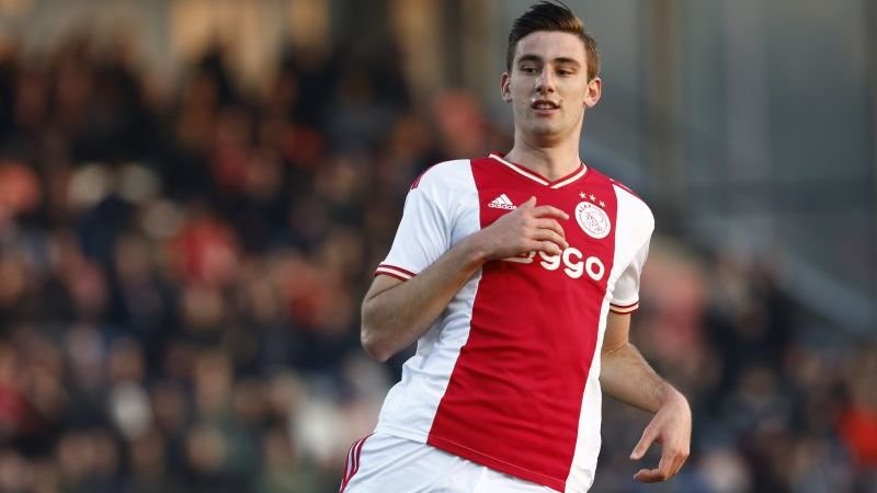 ajax-vindt-tien-miljoen-voor-pinchhitter-te-veel-en-laat-italiaan-gaan