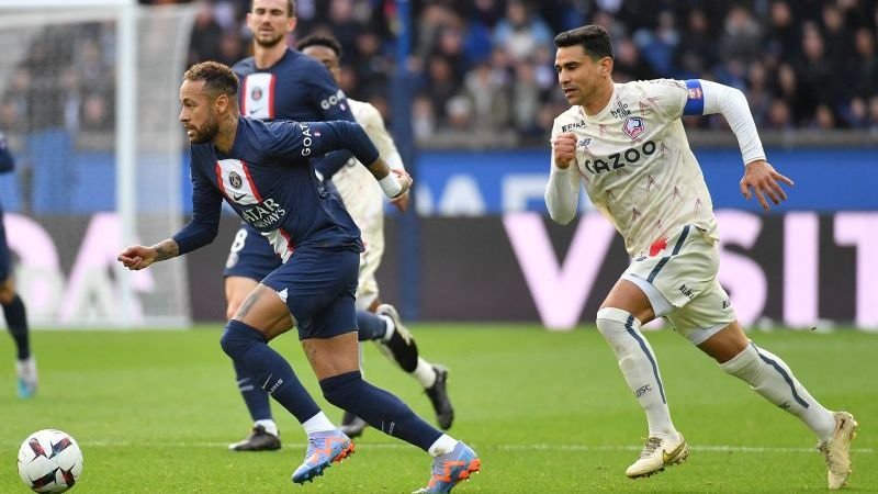 bizar-neymar-raakt-een-miljoen-kwijt-bij-pokeren