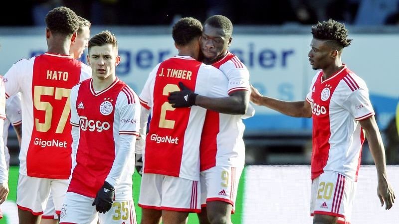 bookmakers-brobbey-blijft-douvikas-voor-als-favoriet-topscorerstitel