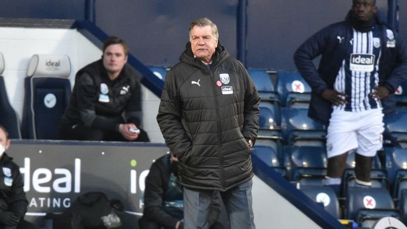 dit-bizarre-bedrag-kan-allardyce-verdienen-als-leeds-zich-handhaaft