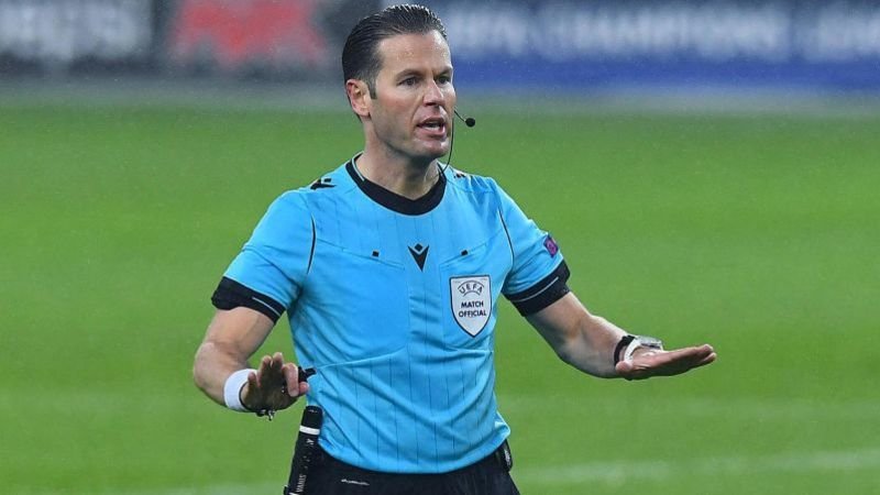 Dit verdient een scheidsrechter op het WK 2022 in Qatar
