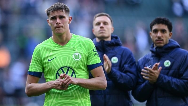 dit-is-wolfsburg-sterkhouder-micky-van-de-ven-waard