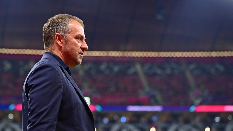 Flick blijft bondscoach na blamage van Duitsland op WK