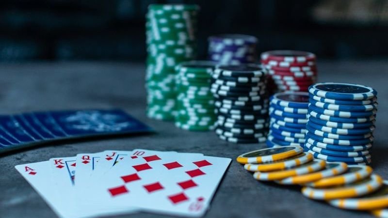 overhandigen Materialisme Definitie Gratis poker online | Wijwedden