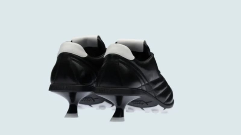 Italiaans modemerk ontwerpt peperdure voetbalschoen met hakken