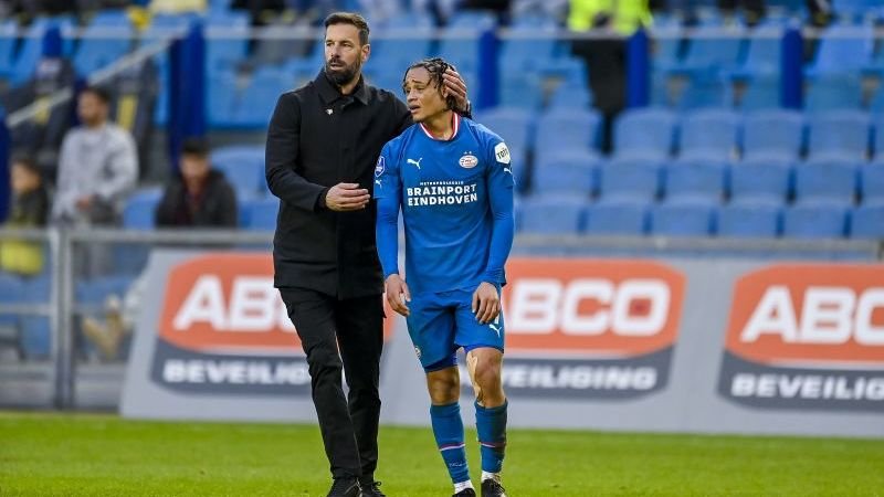 ruud-van-nistelrooij-weg-bij-psv-simons-reageert-op-vertrek
