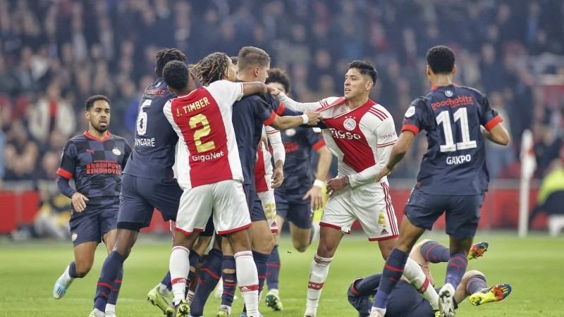 titelrace-eredivisie-dit-zijn-de-odds-na-de-zeperd-van-ajax-tegen-psv