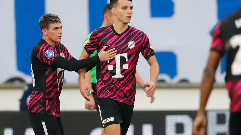verdubbel-je-inzet-met-elfde-doelpunt-van-eredivisie-topscorer-douvikas